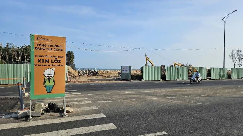 Bảo đảm tiến độ, an toàn lao động và người dân đi qua khu vực dự án.