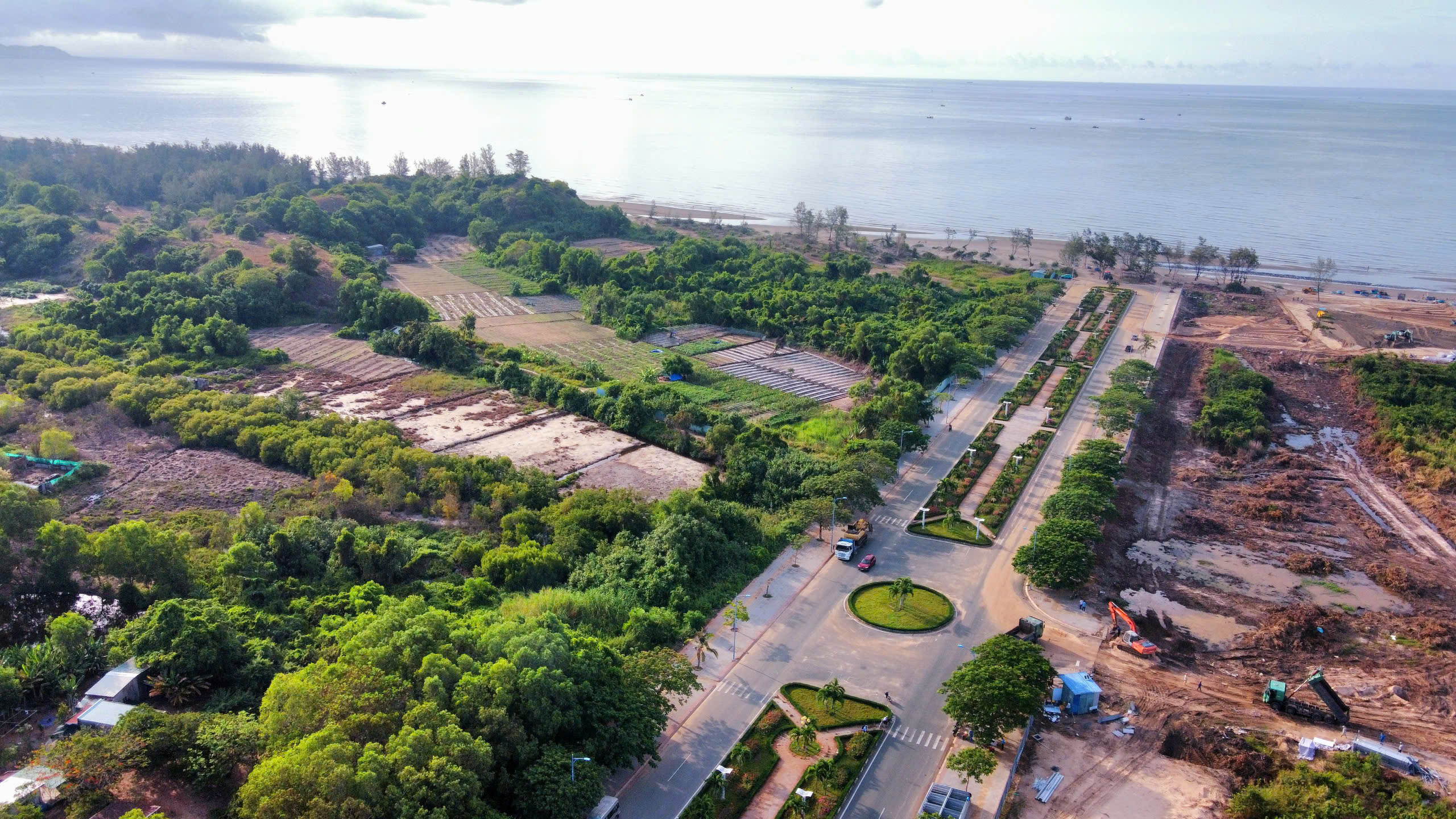 Khu đất đang được chuẩn bị cho lễ khởi công