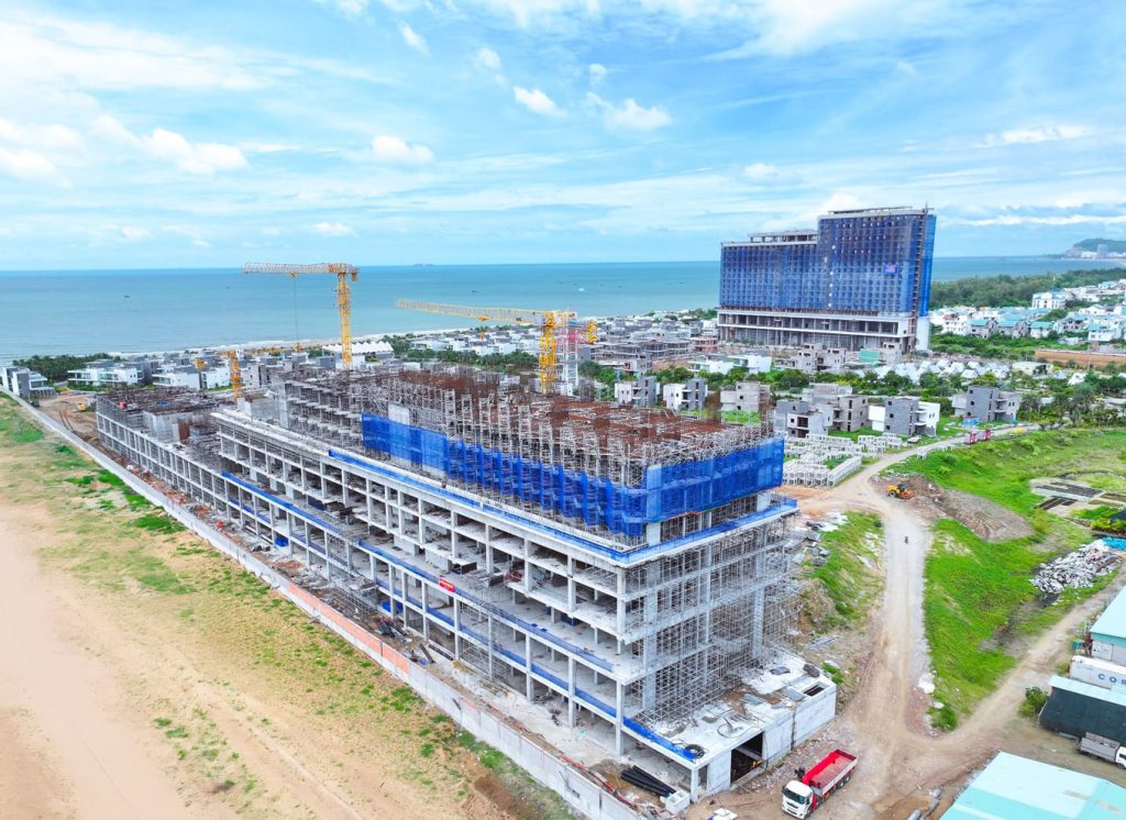 The Maris Vũng Tàu tăng tốc thi công nhờ nguồn vốn lớn từ TDG Group, các tòa tháp Alaric, Polaris và Atlantic đạt tiến độ vượt kế hoạch, khẳng định tiềm năng đầu tư và giá trị nghỉ dưỡng ven biển.