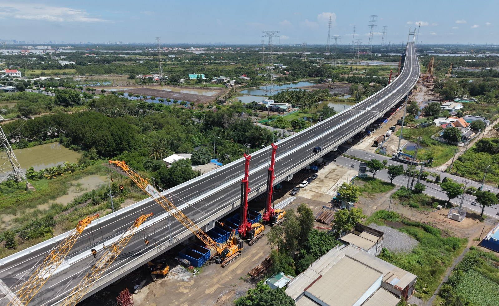 Công trường nút giao Rừng Sác kết nối cao tốc Bến Lức - Long Thành với Cần Giờ